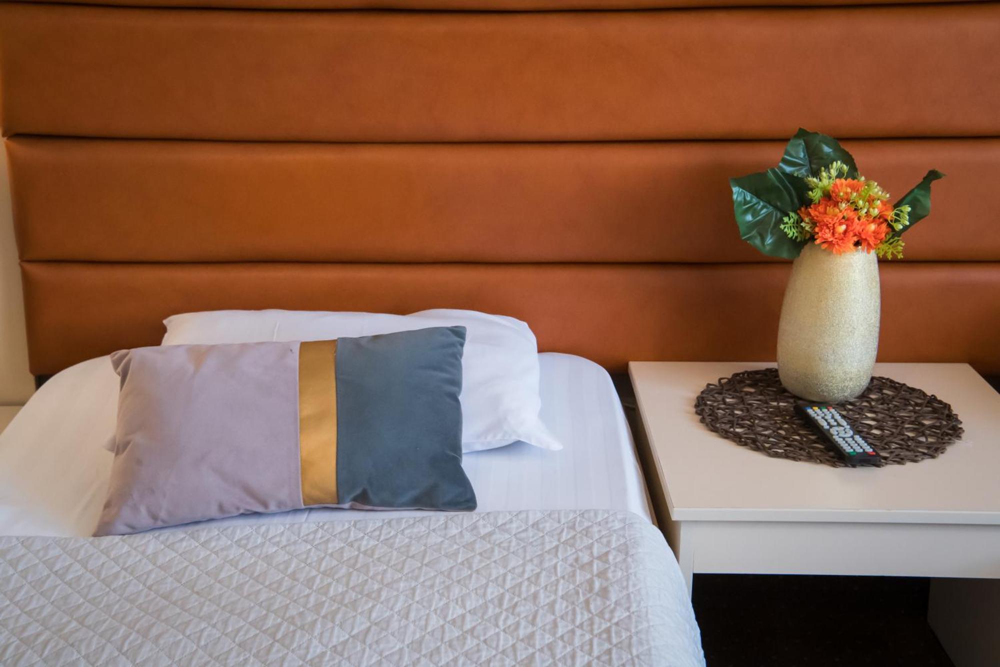 Mbi Travel Inn Craiova Luaran gambar