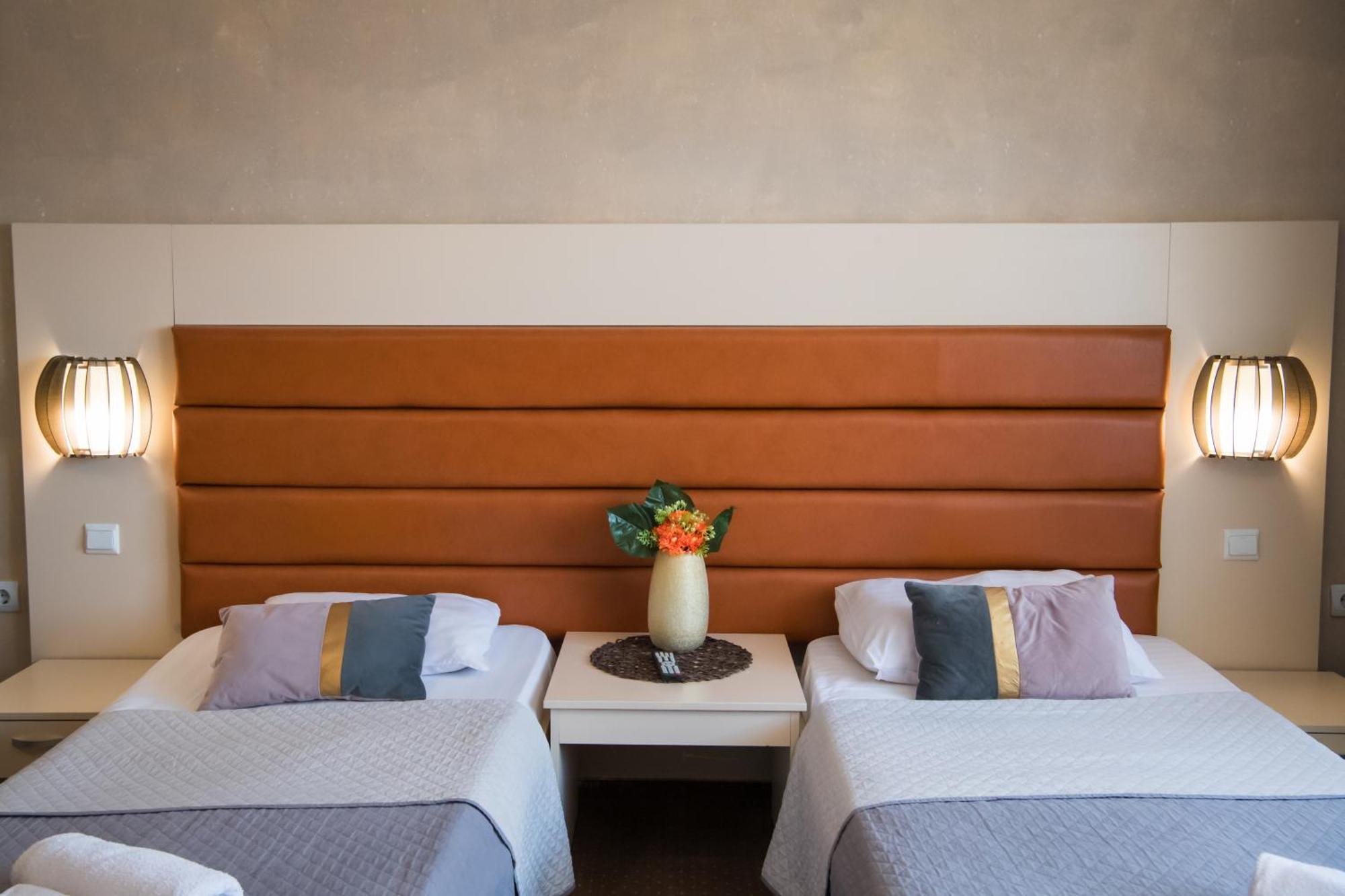 Mbi Travel Inn Craiova Luaran gambar