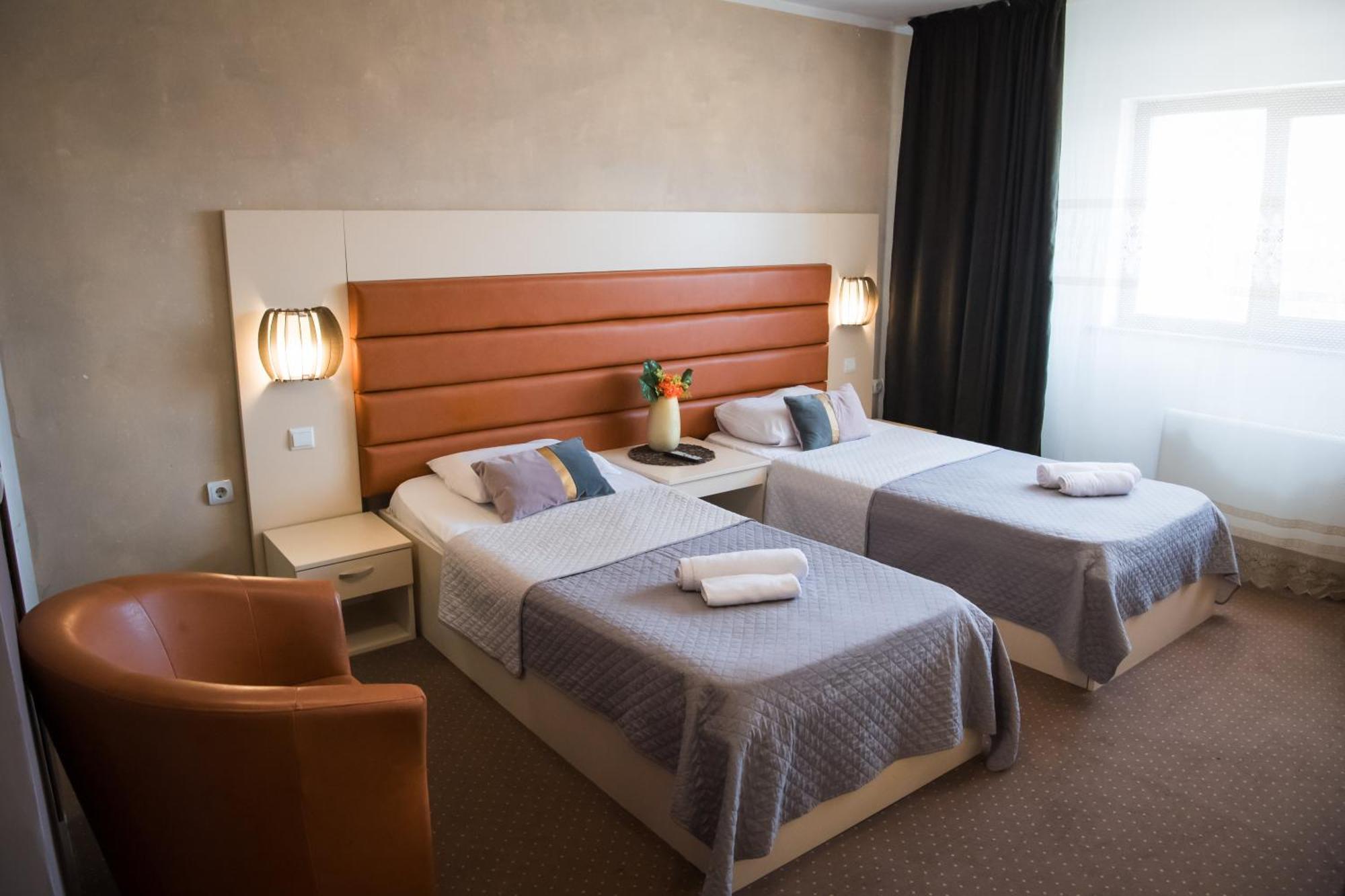 Mbi Travel Inn Craiova Luaran gambar