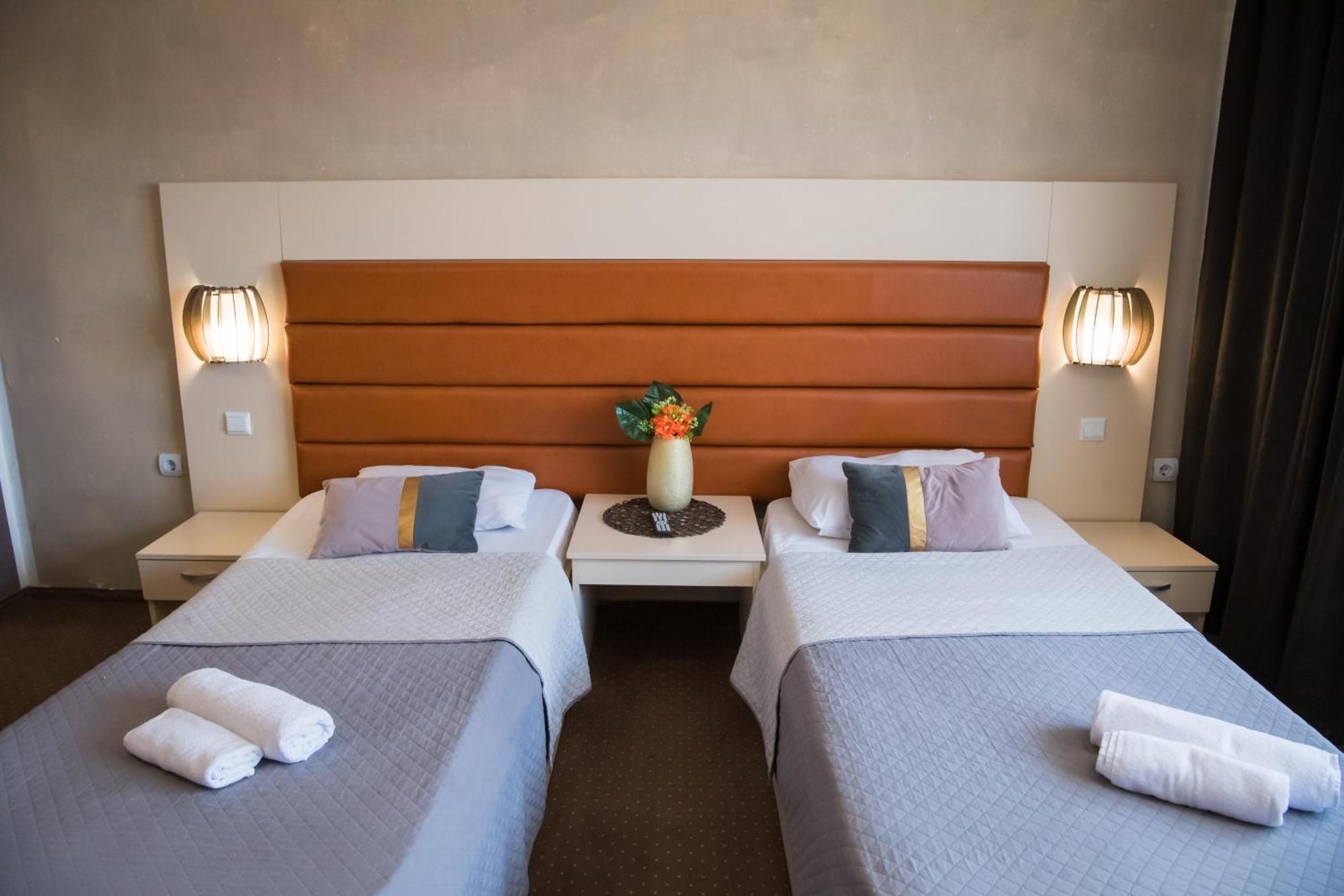 Mbi Travel Inn Craiova Luaran gambar