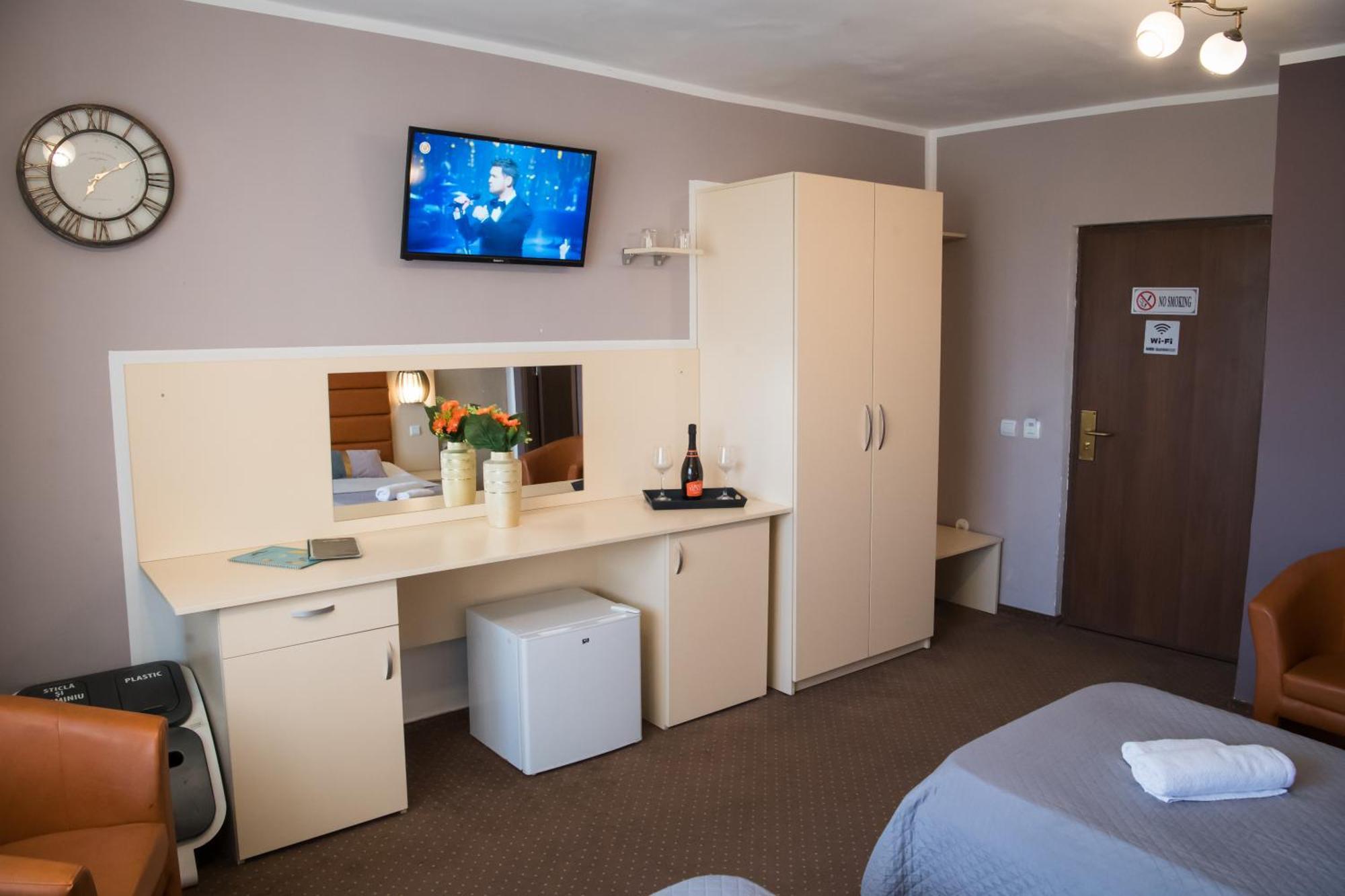 Mbi Travel Inn Craiova Luaran gambar