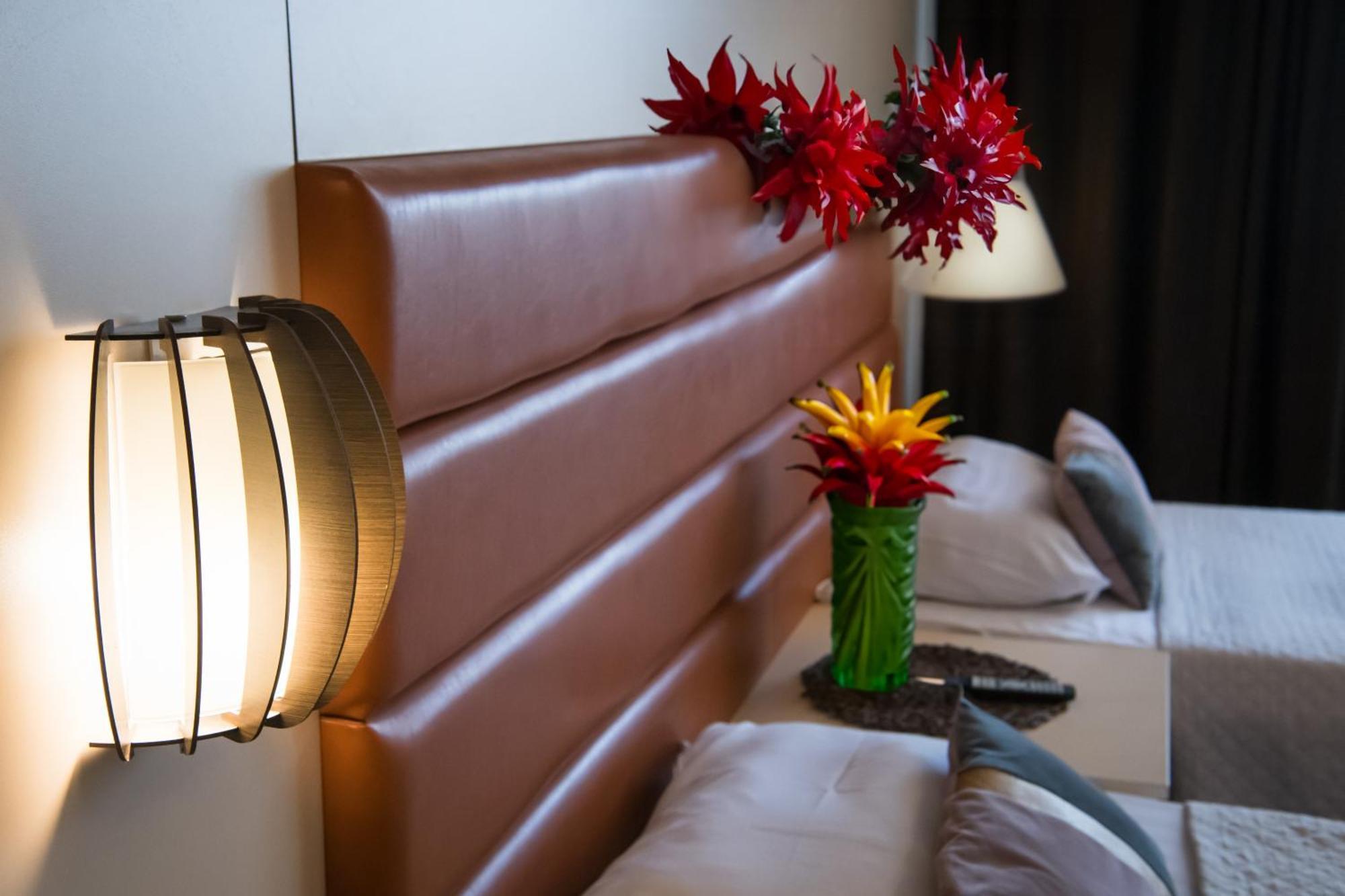 Mbi Travel Inn Craiova Luaran gambar